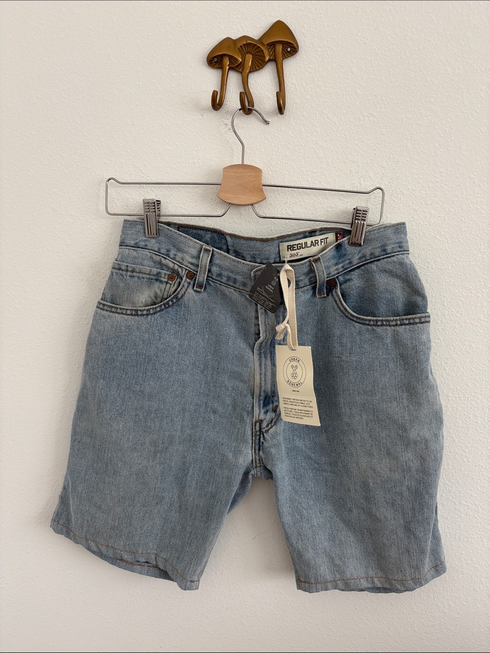 Levi Urban Renewal Jean Shorts Jorts Bermuda 505 size 30 tag 36 NWT